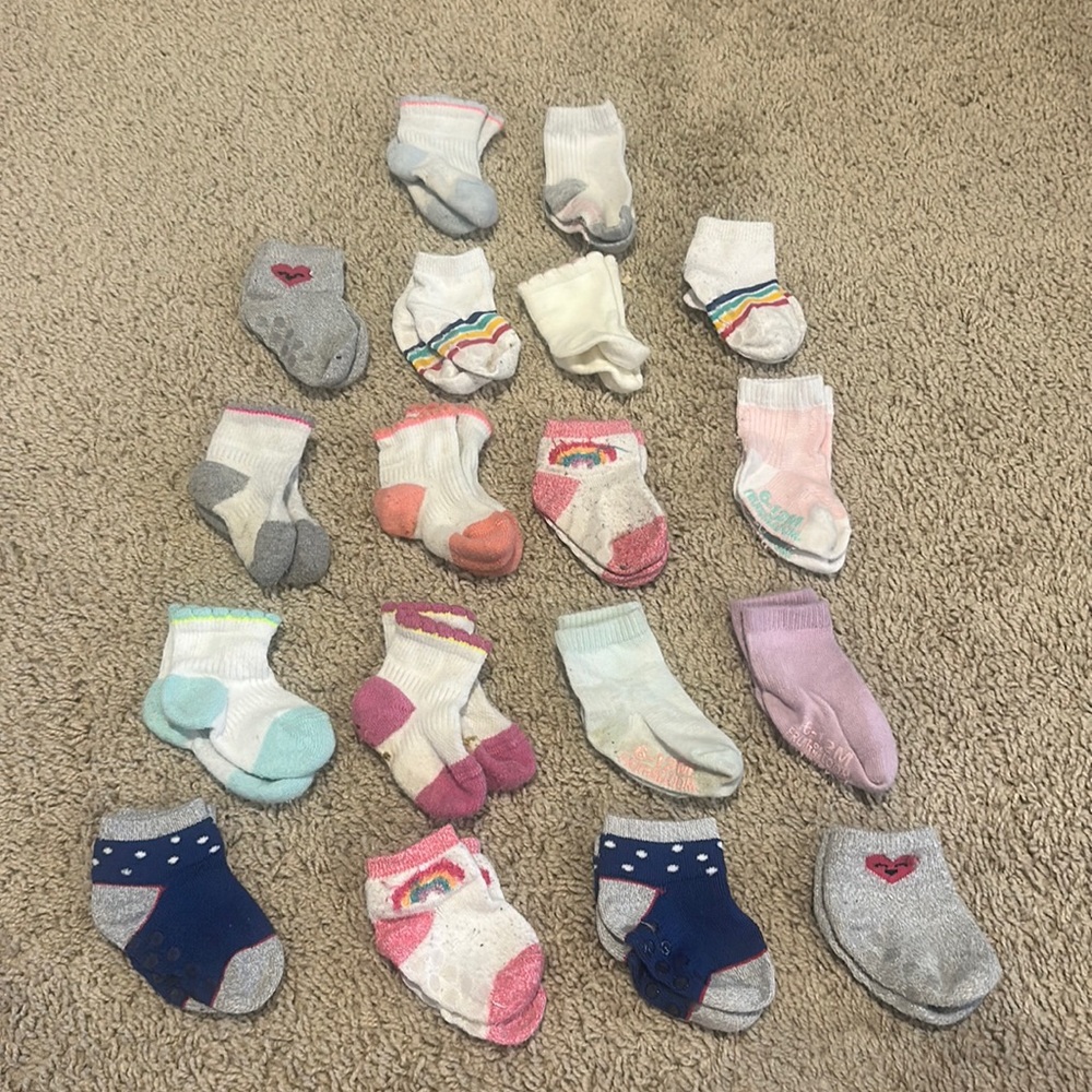 (18) Cat & Jack and Fruit of The Loom Girls 6 - 12 Month Socks Lot